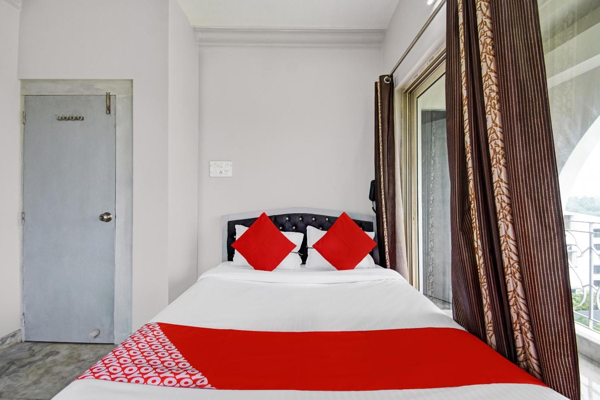 Super Hotel O J M T Upasana Колката Екстериор снимка